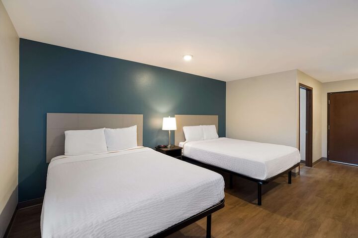 Standard Double Bed (5 of 28)