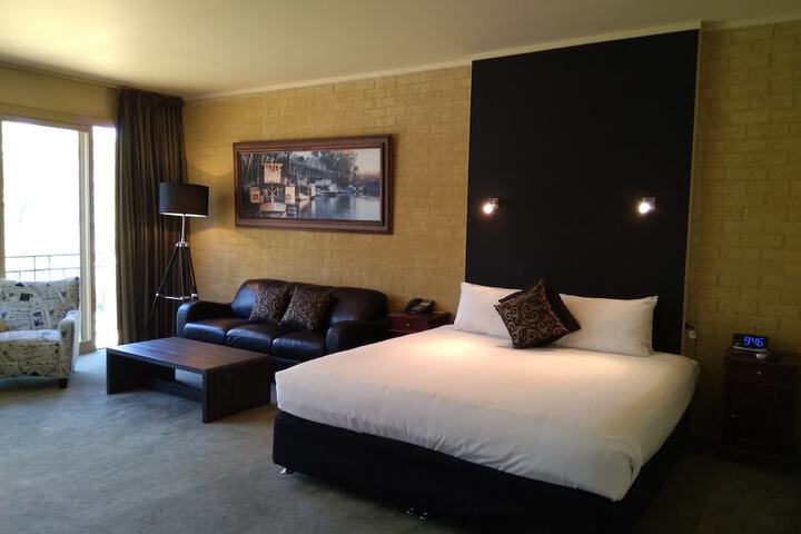 Room 16 of 45