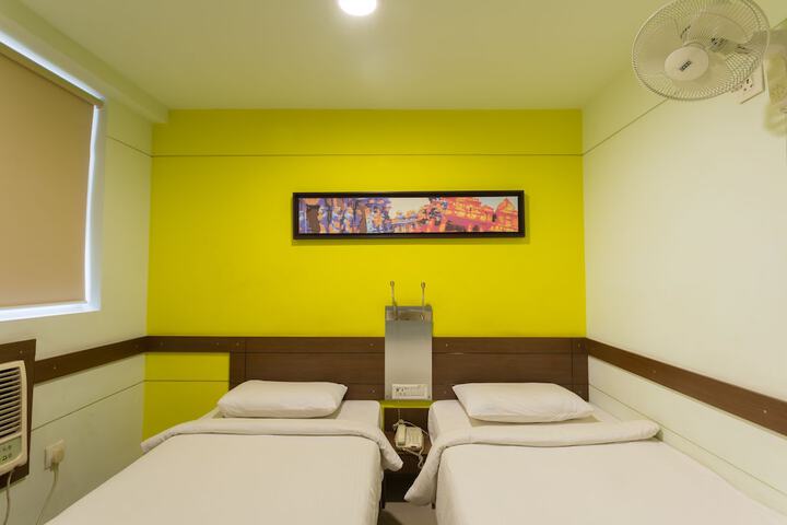 Room 8 of 39