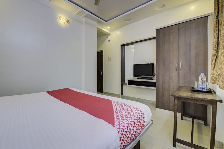 Room 13 of 20