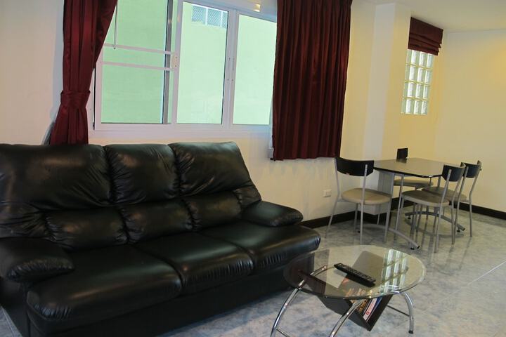 Room 14 of 33