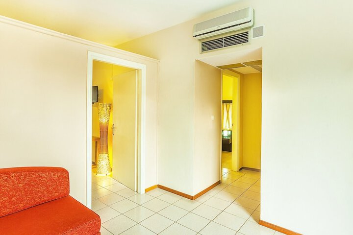 Room 31 of 64