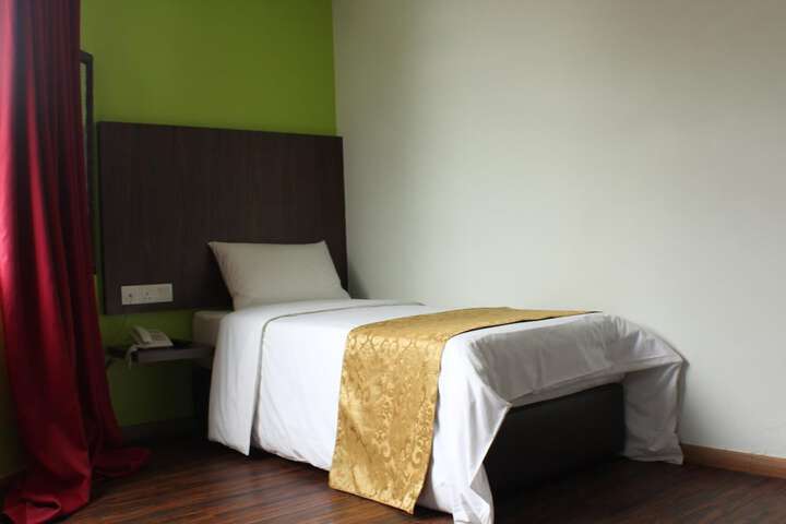 Room 11 of 22