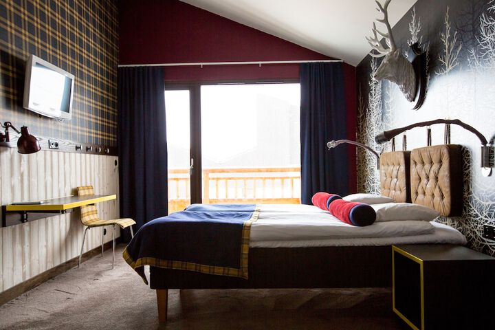 Room 6 of 42