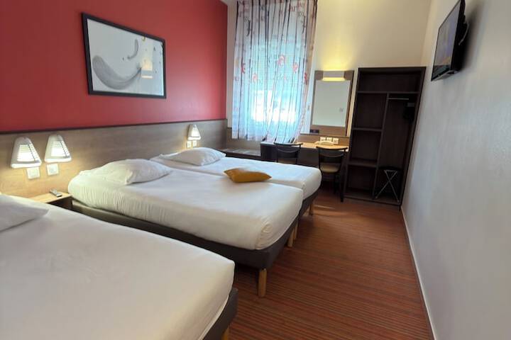 Room 26 of 38