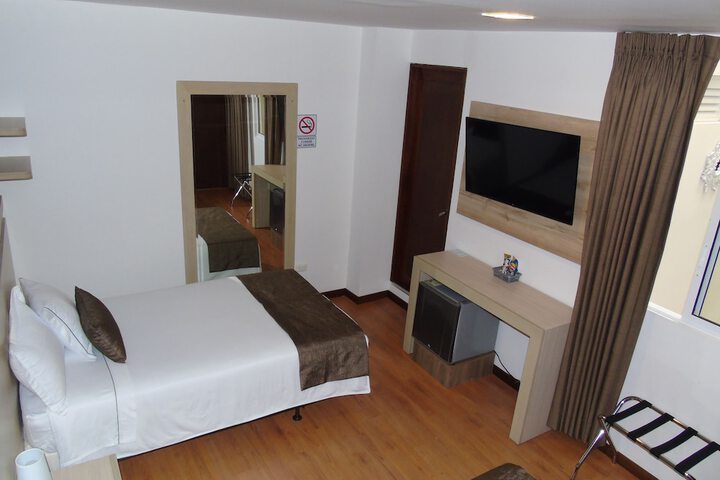 Room 3 of 88