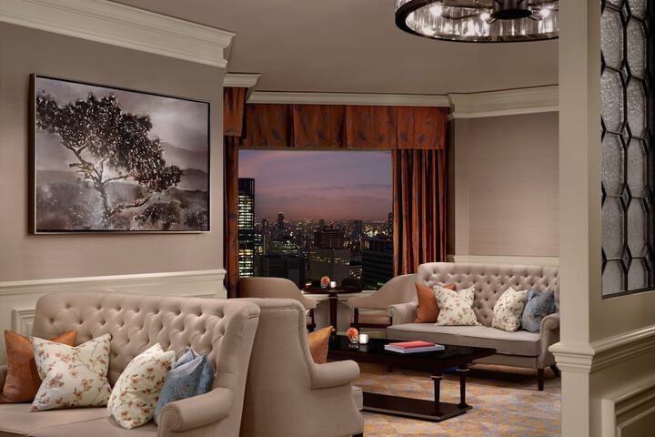 Lounge 124 of 138