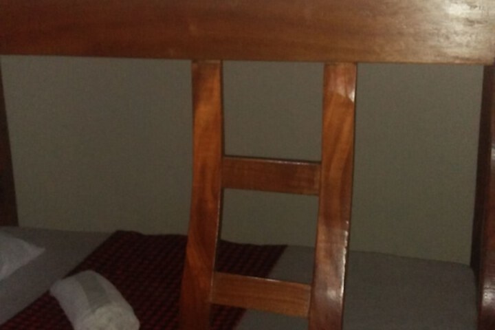 Room 6 of 25