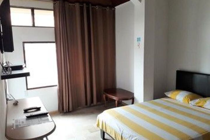 Room 8 of 25