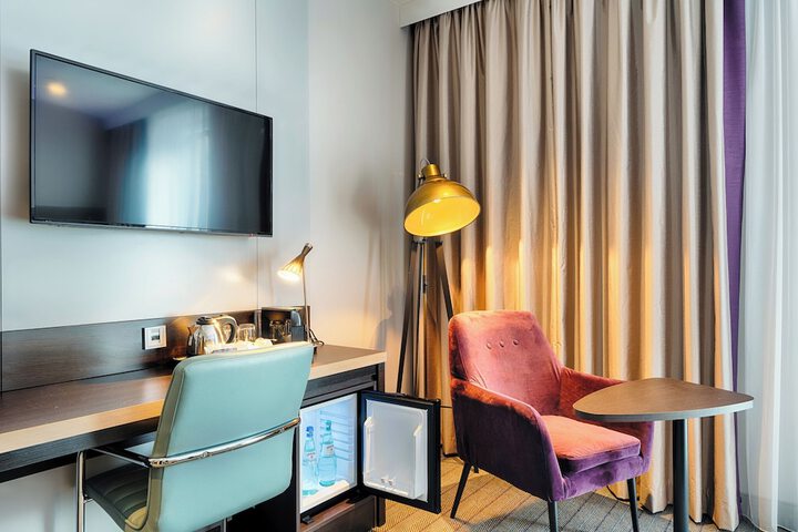 Room 5 of 33