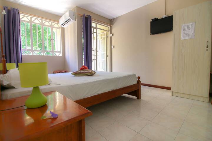 Room 7 of 48