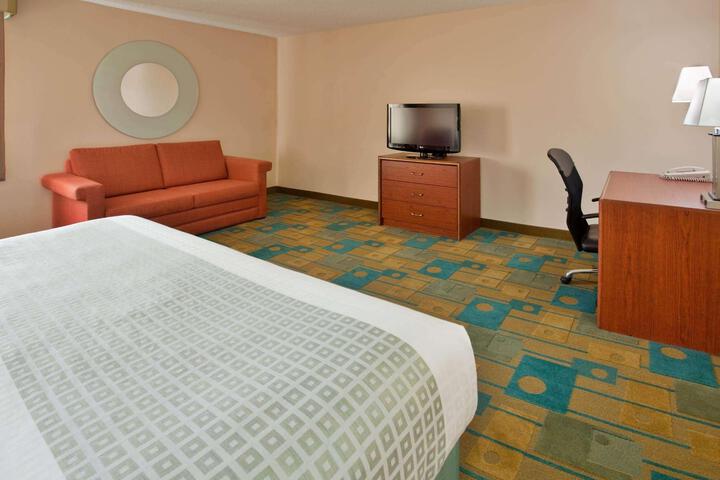 1 King Bed (1 of 20)