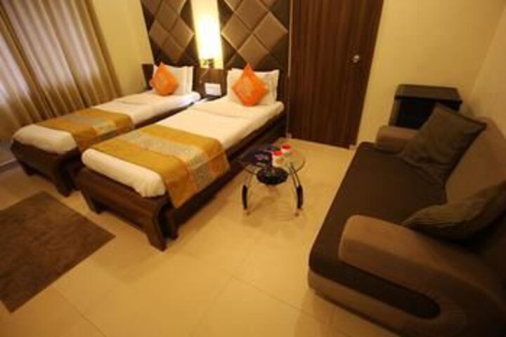 Room 11 of 23