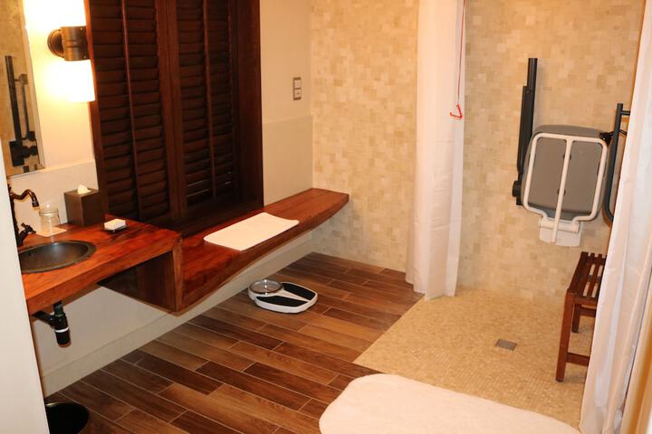 Room 12 of 135
