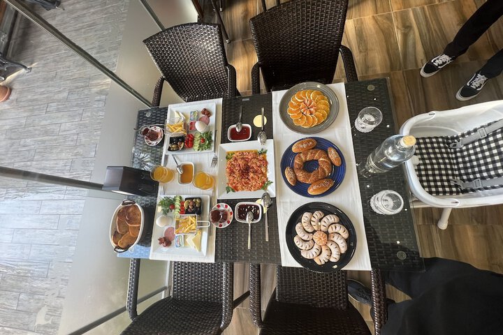 Breakfast/Coffee Service 60 of 76