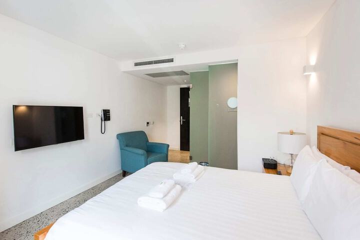 Room 45 of 46