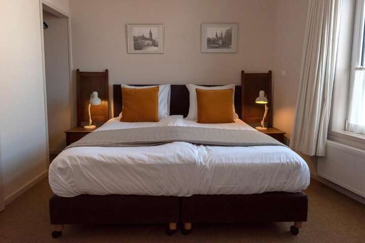 Room 4 of 24