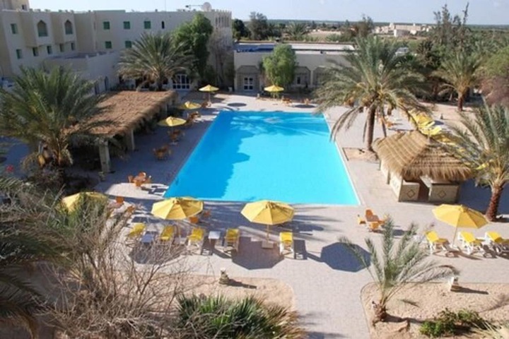 Hotel with Pool