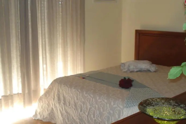 Room 2 of 8