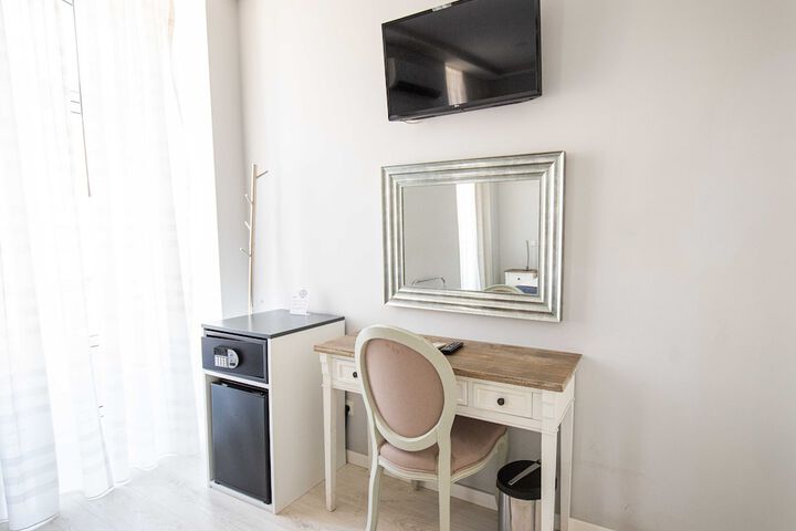 Room 15 of 49