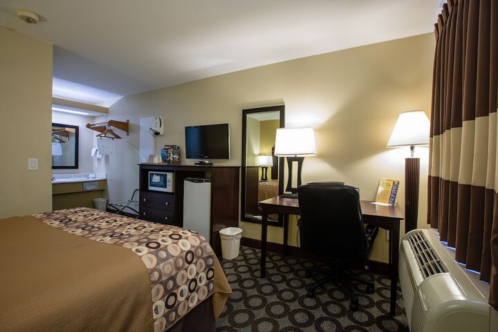 Room 10 of 79