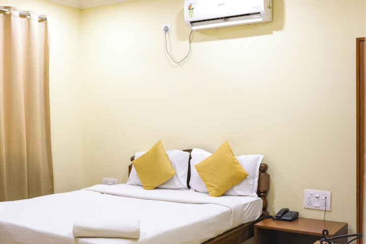 Room 3 of 10