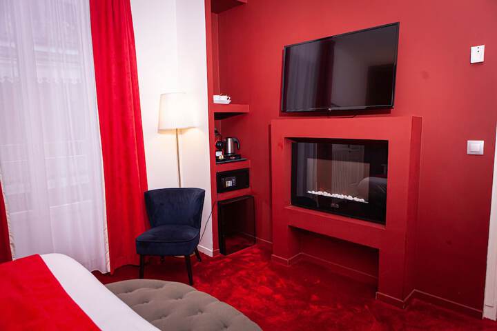 Room 11 of 42