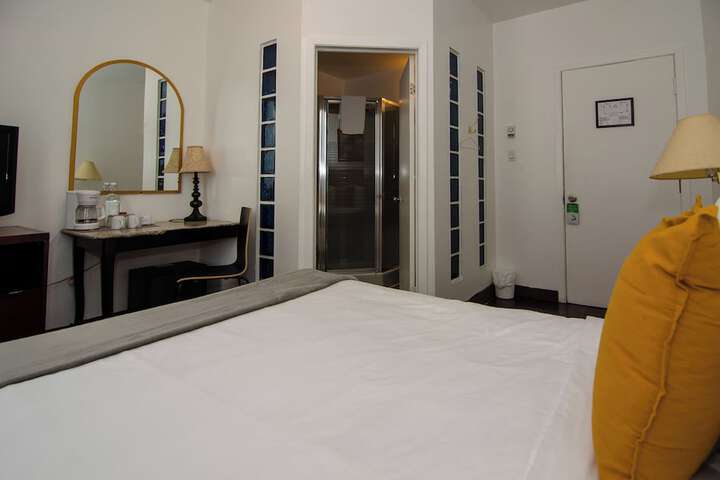 Room 62 of 87