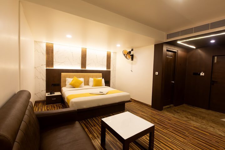 Room 15 of 27