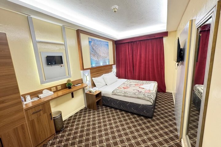 Room 3 of 25