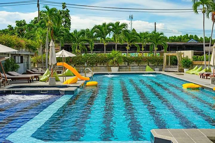 Pool 33 of 70