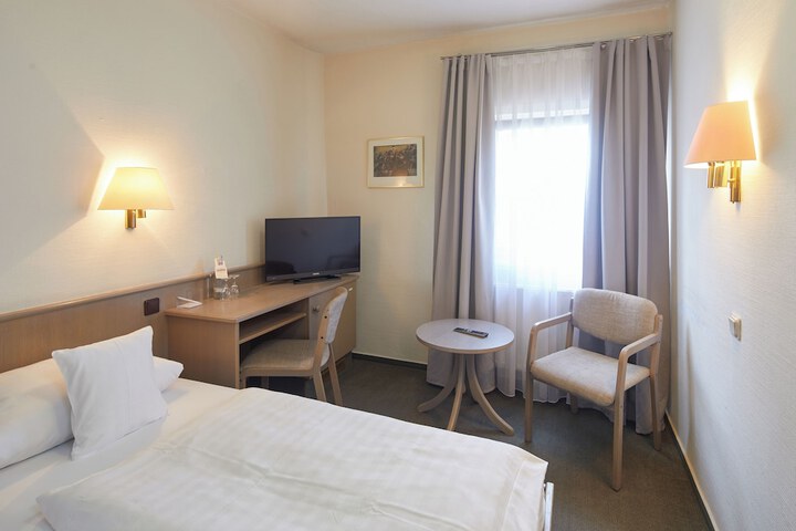 Room 25 of 67