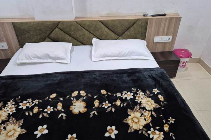 Room 8 of 42