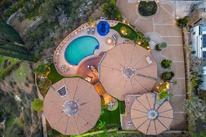 Pool 21 of 41