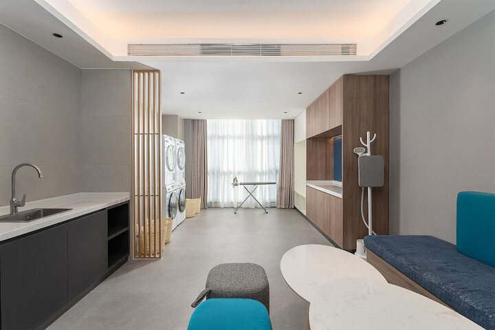 Room 34 of 46