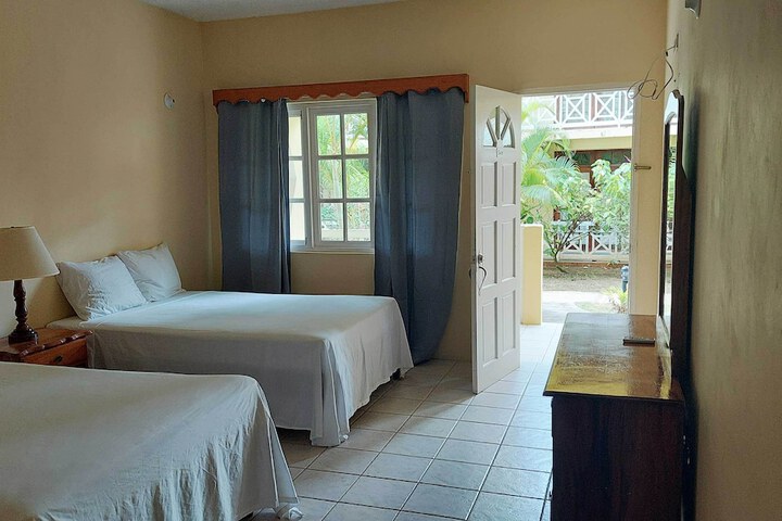Room 6 of 75