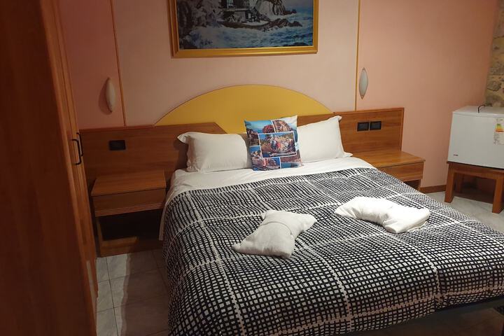 Room 14 of 28