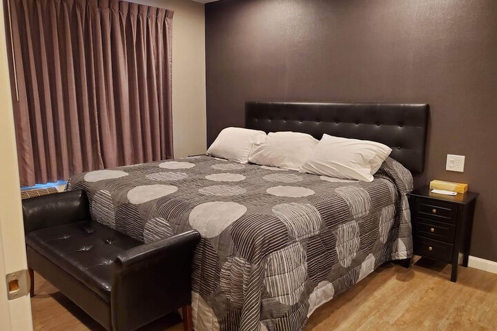 Room 40 of 65