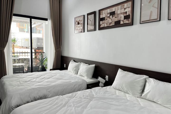 Room 27 of 43