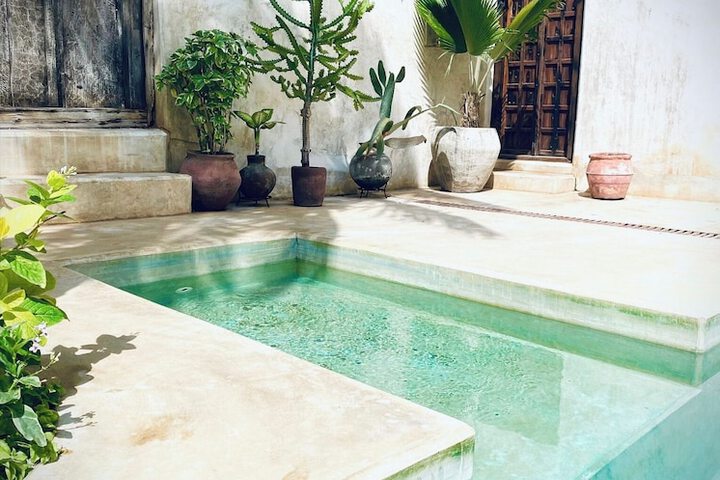 Pools & Facilities