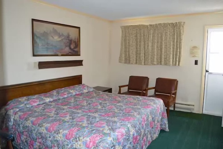 Room 7 of 27