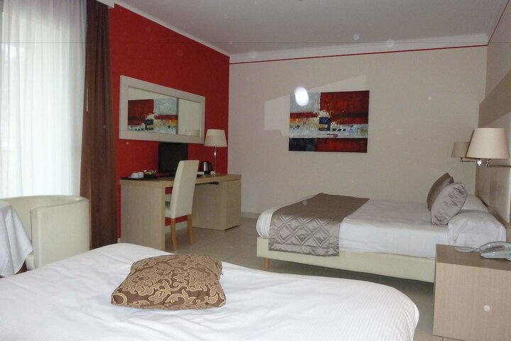 Room 11 of 26