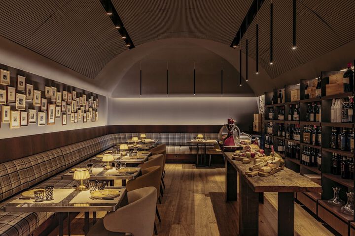 Dining 75 of 92