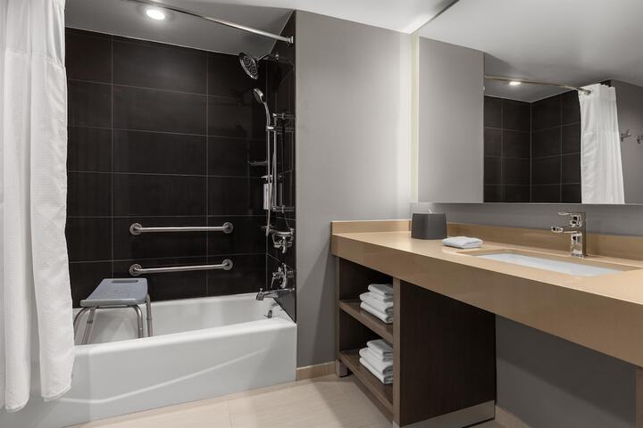 Room 26 of 62
