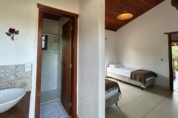 Room 10 of 28