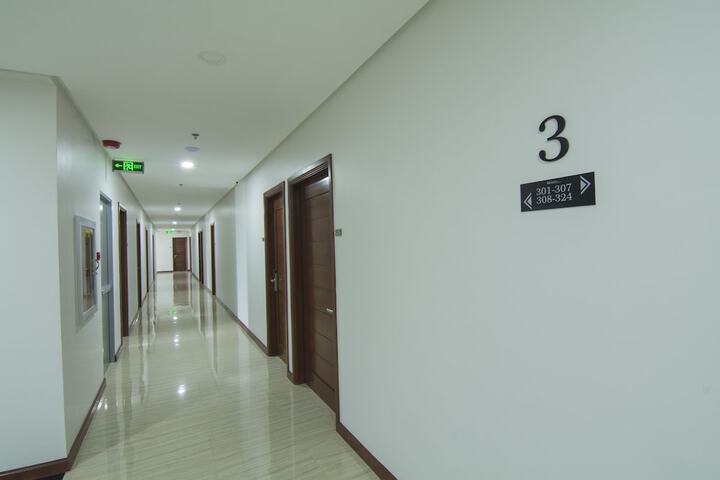 Ballroom/Hall 25 of 30