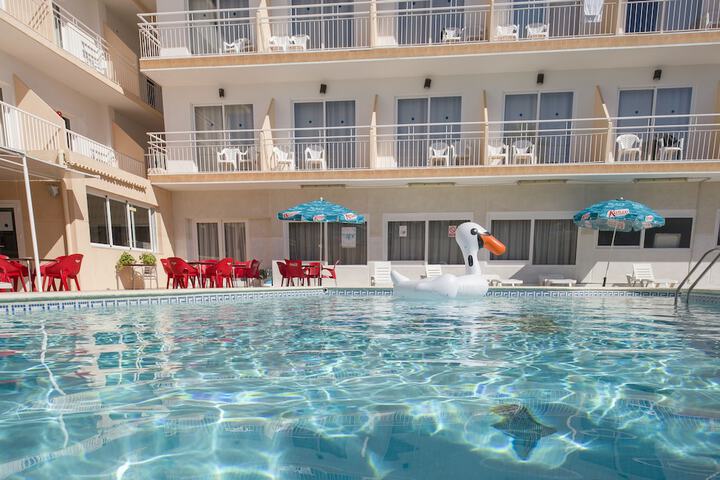 Pools & Facilities