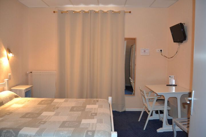 Room 11 of 37