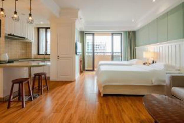 Room 10 of 10