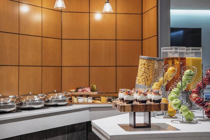 Breakfast/Coffee Service 40 of 73